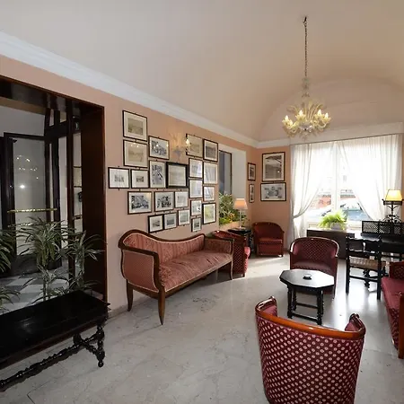 Royal Victoria Hotel 3*